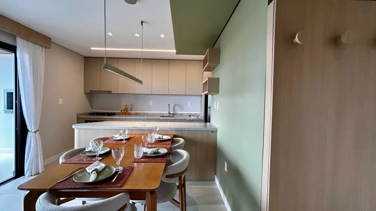 Imagem Duplex mobiliado com 3 dormitórios sendo 1 suíte e 2 vagas, 100m da praia de Gravatá Navegantes/SC