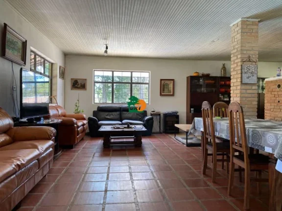 Imagem Sítio para Venda em São Roque, Pavão (canguera), 3 dormitórios, 1 suíte, 2 banheiros