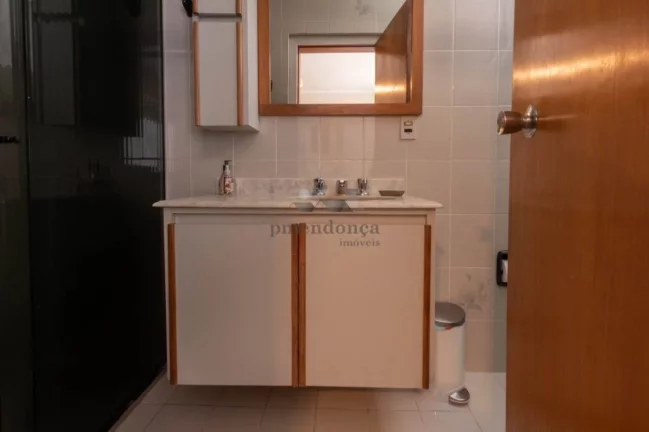 Imagem Apartamento à venda na Av Higienópolis com 04 quartos( 02 suites )e 03 vagas, 302m2