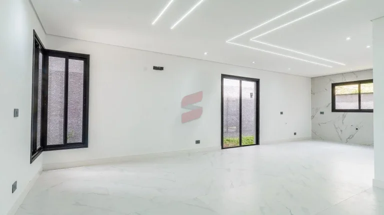 Imagem CASA com 4 dormitórios à venda com 190m² por R$ 1.199.000,00 no bairro Santa Cândida - CURITIBA / PR