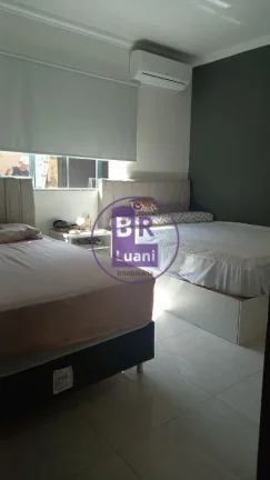 Imagem Casa à Venda com 270m2