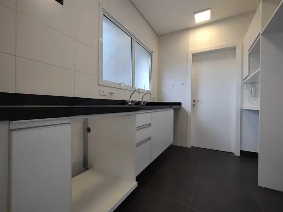 Imagem Casa Duplex 324,87M², 4Q, 4 Suítes, 7 Banheiros, 3 Vagas, Academia, Segurança 24h, Jardim, Portaria, Praça.