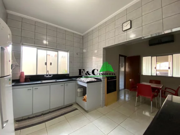 Imagem Casa para Venda em Americana, Jardim Ipiranga, 3 dormitórios, 1 suíte, 3 banheiros, 4 vagas