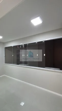 Imagem Apartamento à venda em Copacabana-RJ: 3 quartos, 1 suíte, 1 sala, 3 banheiros, 120m² de área. Venha conferir!