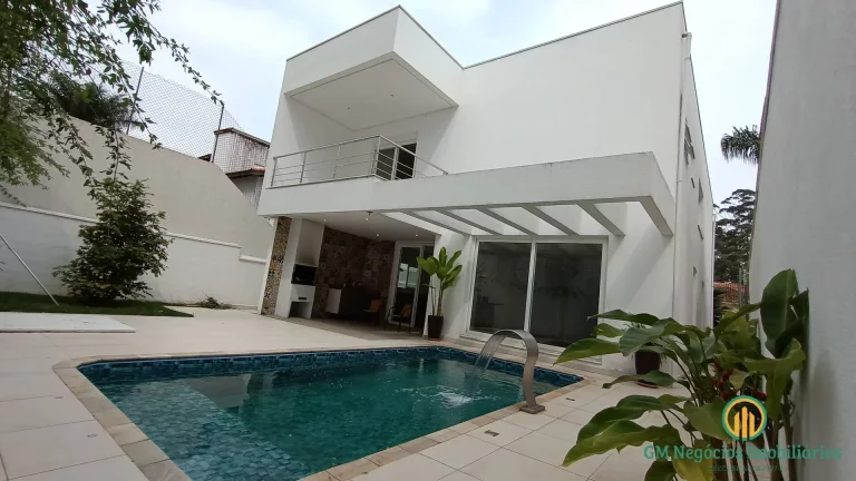 Imagem Casa com 3 suítes e piscina em condomínio de alto padrão na Granja Viana