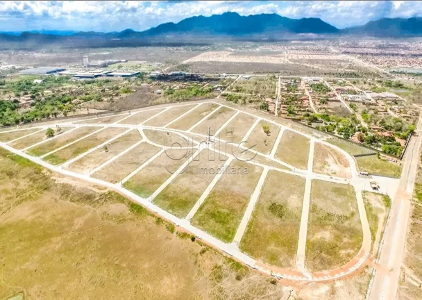 Imagem VENDO LOTE no melhor loteamento fechado da Pacatuba. O lugar ideal para você e sua família realiza...