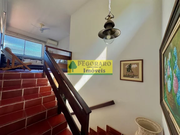 Imagem Casa mobiliada a 500 metros da praia em Barequeçaba, São Sebastião/SP - 3 quartos, 1 suíte, 3 salas, 4 banheiros, 4 vagas