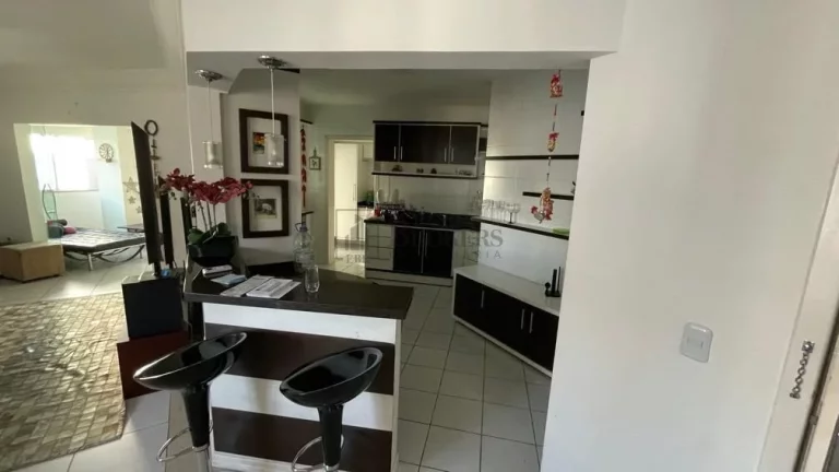 Imagem Apartamento com 03 dormitórios à venda no Centro de Balneário Camboriú/SC