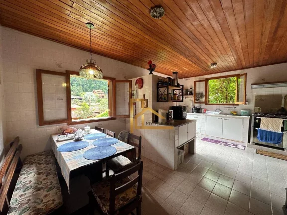 Imagem Encanto e Tranquilidade! Casa Espaçosa com Jardim e Lareira em Condomínio Exclusivo – Teresópolis/RJ ????