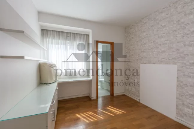 Imagem Apartamento em Perdizes com 225m2, 4 suítes, 5 vagas e Quadra de Tênis