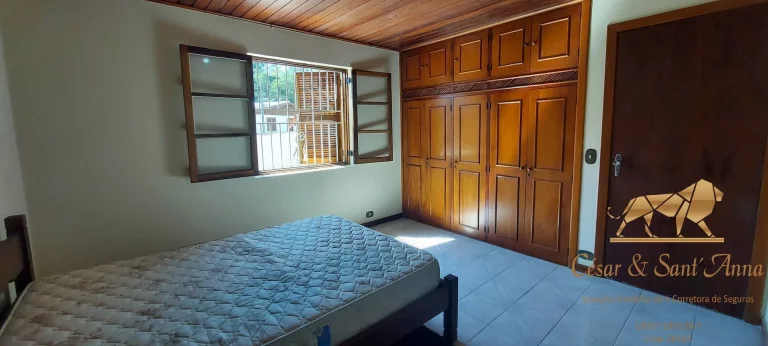 Imagem Linda casa com 04 dormitórios em Campos do Jordão! Oportunidade