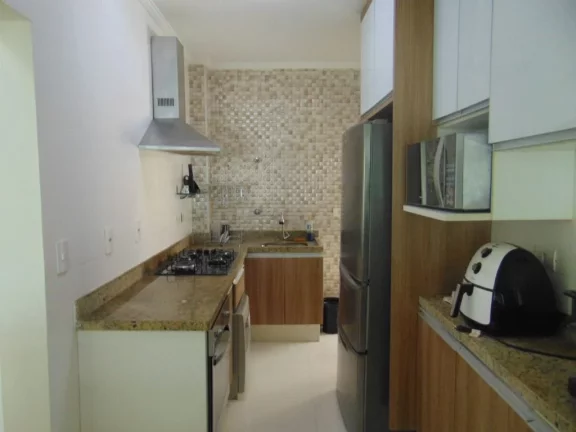 Imagem ASTÚRIAS - PERTINHO DO MAR, TOTALMENTE REFORMADO E DECORADO, 2 VAGAS, LAZER NO PRÉDIO.