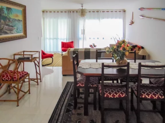 Imagem PRAIA DE PITANGUEIRAS, 100 M² DE ÁREA ÚTIL, VARANDA COM VISTA PARA O MAR, LINDO, TODO REFORMADO, 1 QUADRA DA PRAIA, GARAGEM.