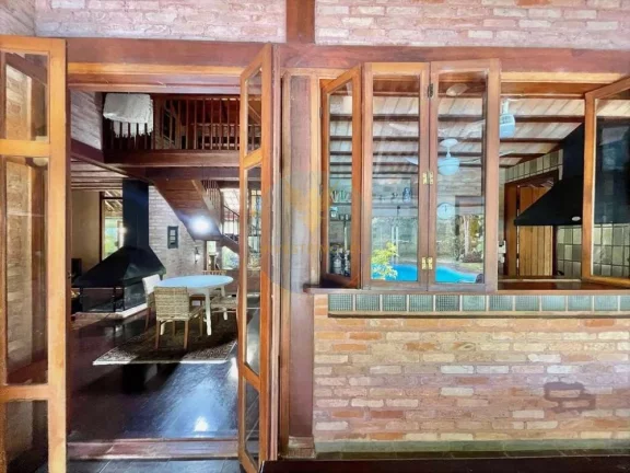 Imagem Casa em Condomínio a Venda no bairro Granja Viana - Carapicuíba, SP