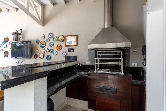 Imagem Casa Alto Padrão Linda no Resid. 12, 1100m², 4 amplas suítes