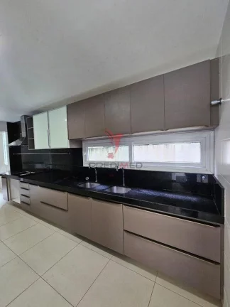 Imagem Casa com 4 Suites,para aluguel ,com piscina em condomínio horizontal