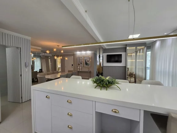 Imagem Apartamento com 3 dormitórios sendo 3 suítes e 2 vagas de garagem em Itapema/SC