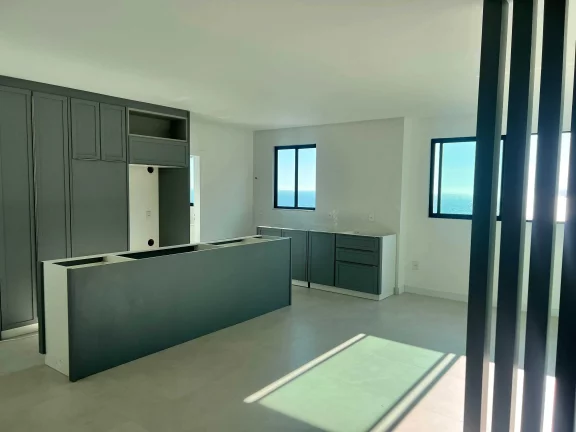 Imagem Apartamento vista mar com 3 suítes e 2 vagas de garagem em Balneário Perequê - SC