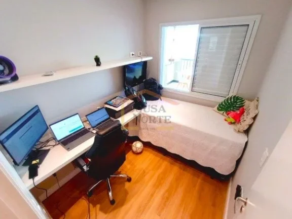 Imagem Apartamento com 93m², 3 dormitórios, sendo 1 suíte, 2 banheiros. Possui cozinha com armários emb...