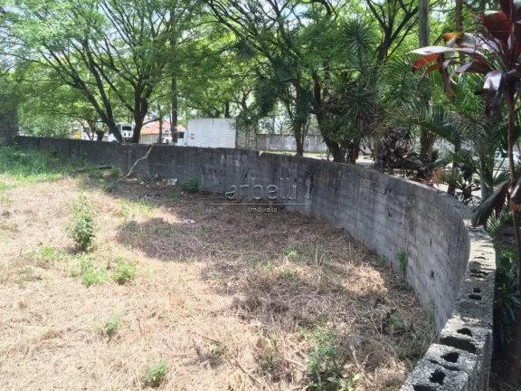 Imagem Terreno plano de esquina com 623 metros quadrados. Localização privilegiada em bairro nobre com ca...