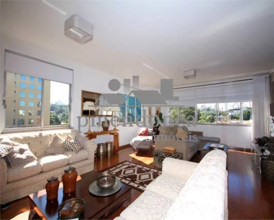 Imagem Apartamento em Pinheiros com 4 quartos sendo 2 suítes e 3 vagas, 253 m2
