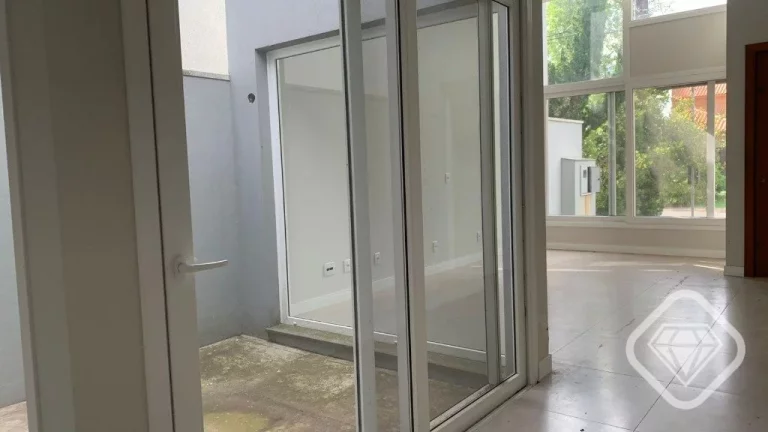 Imagem Casa Térrea no Terra Ville com 3 Suítes e Amplo Pátio

Brilhante Imóveis apresenta esta belíssi...