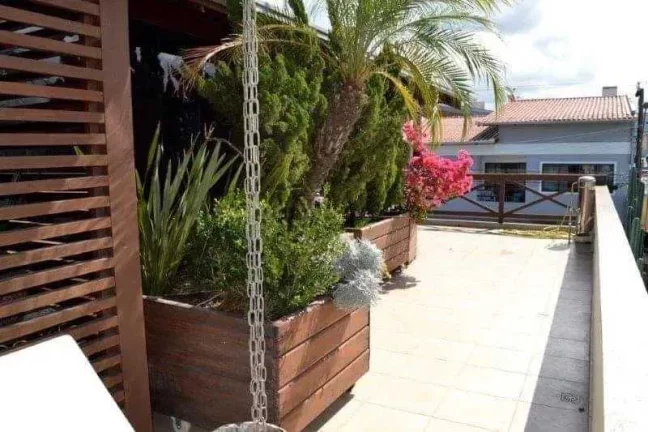 Imagem Sobrado com Sala Comercial no Bairro Cordeiros - Itajaí