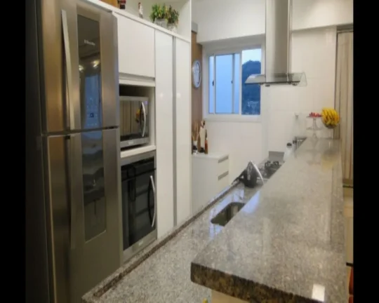 Imagem Apartamento alto padrão com vista para o mar na Enseada