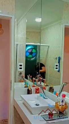 Imagem Sobrado à Venda com 2 Dorms e Lavabo Aceita Apto em São Bernardo