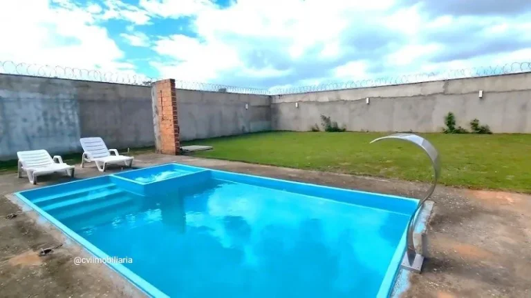 Imagem Casa ampla e espaçosa de 400m2 em terreno de 1.000m2 com muita área verde, luz natural e bem areja...