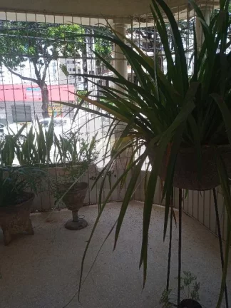 Imagem Casa para Venda em Natal, Tirol, 6 dormitórios, 1 suíte, 1 banheiro, 4 vagas