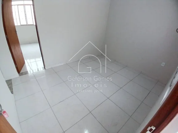 Imagem Casa à Venda - Com 2 pavimentos - Centro - Mantena - MG