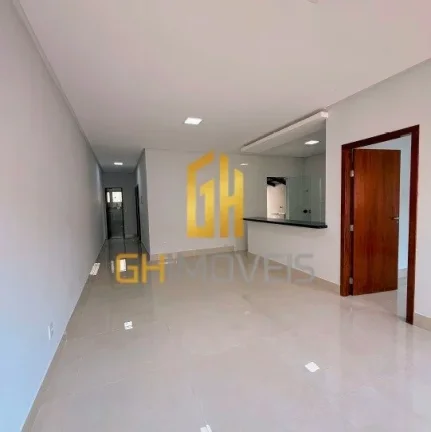 Imagem A casa possui 

- 3 quartos sendo 1 suíte 
- Sala
- Cozinha 
- 2 banheiros com nichos 
- 1 vaga de ...