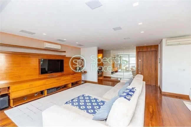 Imagem Apartamento impecável. São 26m² de área privativa, 4 dormitórios ( 3 suítes) e 5 vagas na gara...