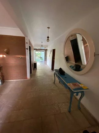 Imagem Mansão de Luxo na Coroa do Meio - 4 Suítes, Piscina com Cascata e Jardim com Pomar