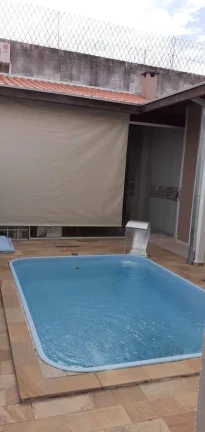 Imagem Casa 02 dormitórios, espaço gourmet com churrasqueira e piscina