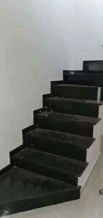 Imagem Sobrado Padrão com 128 m² com 2 Quartos sendo 2 suite e 1 vaga de garagem!