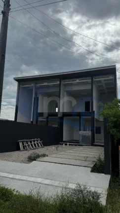 Imagem Sobrado Geminado á venda com 2 suítes no centro de Passo de Torres/SC