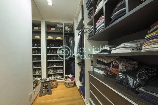 Imagem Luxuoso Apartamento de Alto Padrão em região nobre. Fácil acesso transporte coletivo e as margina...
