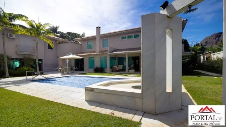 Imagem Casa maravilhosa a venda no Belvedere em Belo Horizonte, construída em área equivalente a 2 lotes, área de lazer com piscina aquecida
