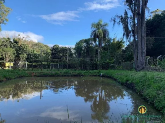 Imagem Chácara com lago e piscina 2 casas 2.700m2 de área a apenas 50km de SP