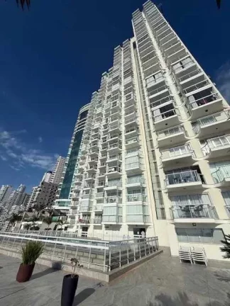 Imagem Apartamento mobiliado com 2 dormitórios e 1 vaga de garagem na Av. Atlântica em Balneário Camboriú