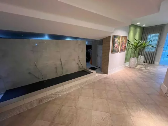 Imagem Apartamento frente mar com 3 suítes e 4 vagas de garagem em Balneário Camboriú