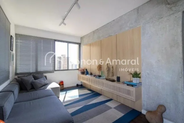Imagem Apartamento mobiliado, com excelente iluminação natural e em localização privilegiada no Cambuí...