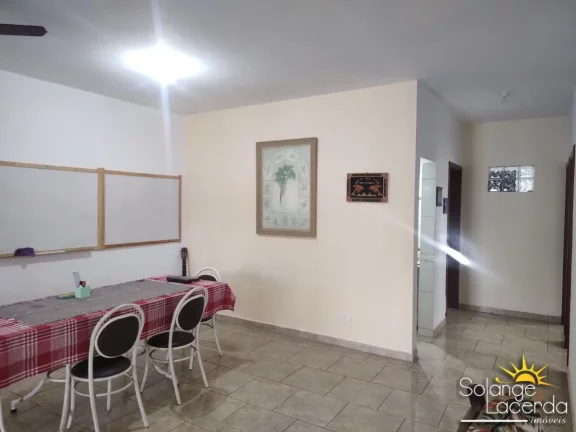 Imagem Pertinho da Orla do Itaguá - Ampla e Arejada - 3 Dormitórios (1 Suíte)