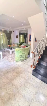 Imagem Seu novo lar em Santos: Casa espaçosa de 3 quartos com edícula para a família.