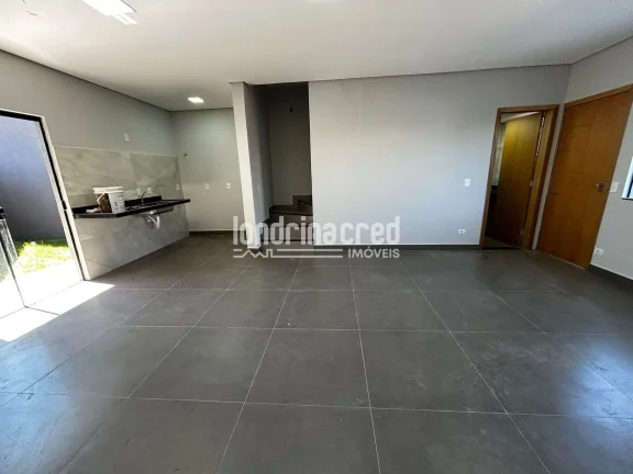 Imagem Sobrado à venda na Zona Oeste de Londrina: 3 suítes, banheiro social, área gourmet, 2 vagas de garagem, 100m² construídos em terreno de 130m²