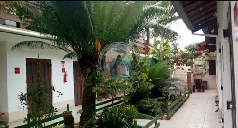 Predio à venda em Ubatuba-SP, bairro Maranduba: 1 quarto, 1 sala, 1 banheiro, 1 vaga de garagem, 50,00 m² de área.