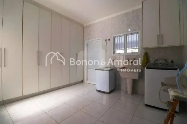 Imagem Casa à venda em condomínio fechado em Campinas - SP. 
Linda casa assobradada com amplo living para...