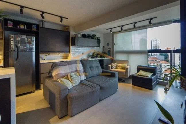 Imagem Apartamento reformado com 55m², 2 dormitórios, sendo 1 suite, 2 banheiros e 1 vaga de garagem. Pos...